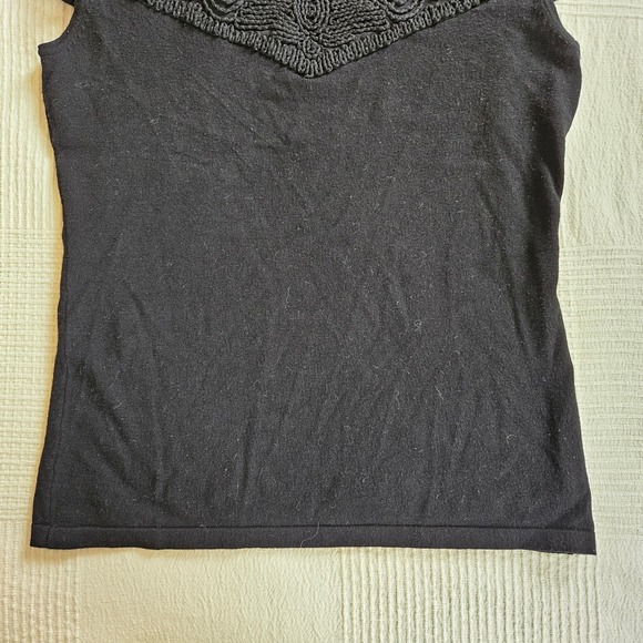 Leo Guy Black Knit Quiet Luxury Embroidered Cap Sleeve Scoop Neck Top Women 2 - Picture 5 of 10